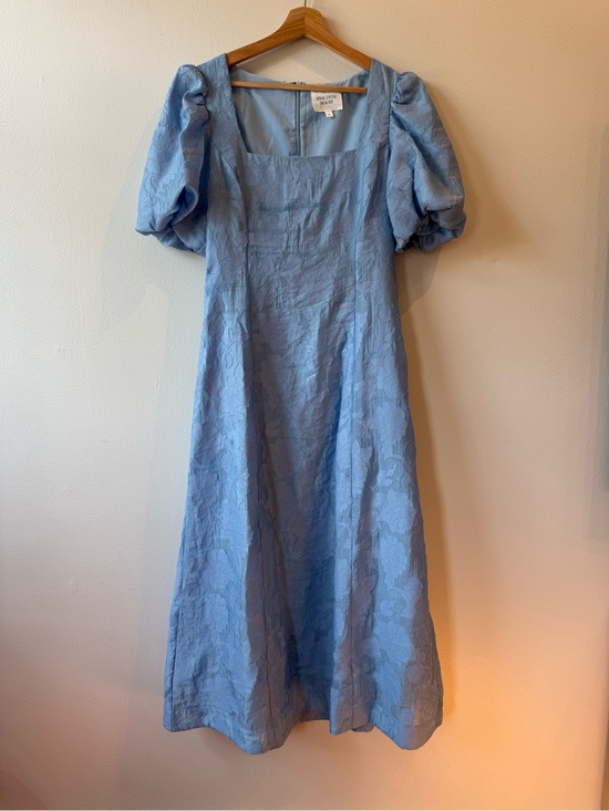 Tuckernuck Dresses & Skirts - Tuckernuck / Hyacinth House Powder Blue Puff Sleeve Midi Dress